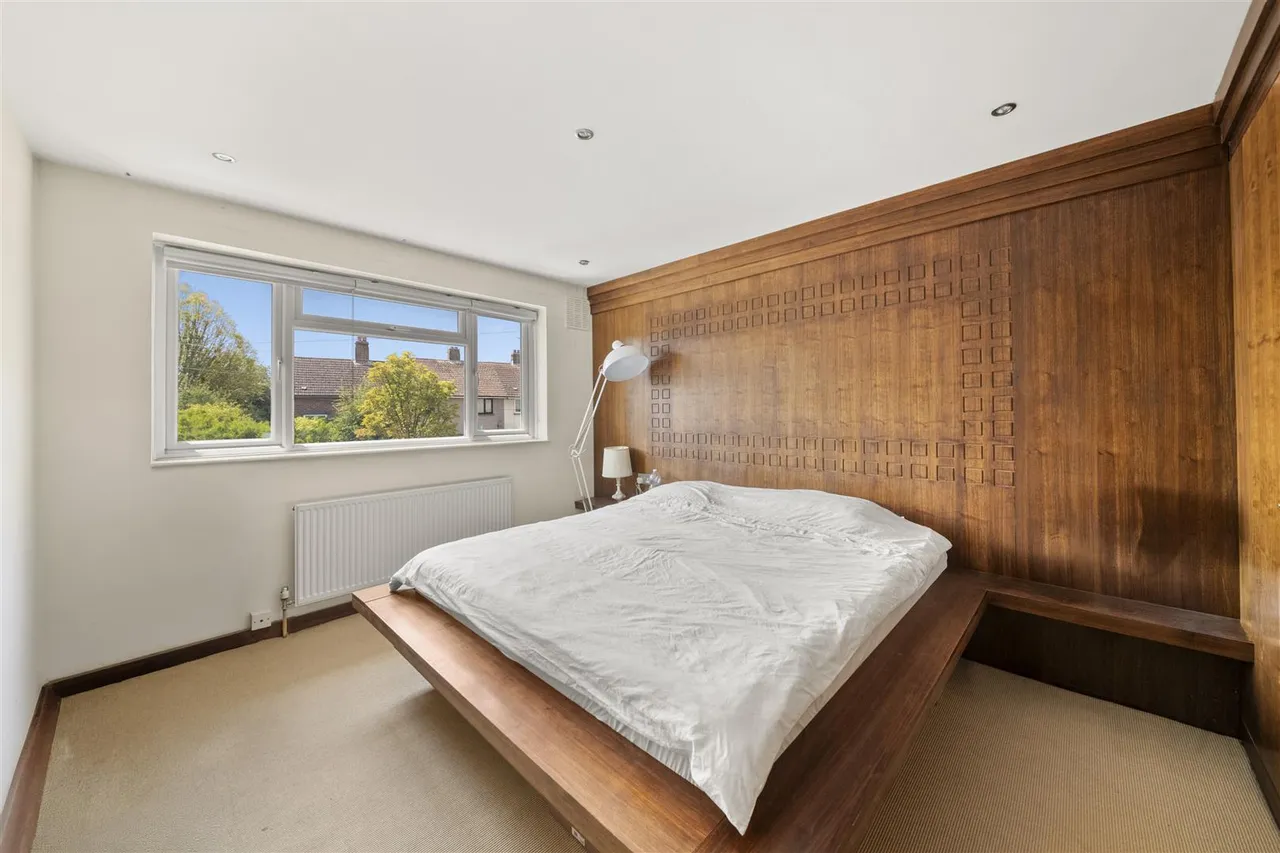 Rushdene Crescent, Northolt, photo 10