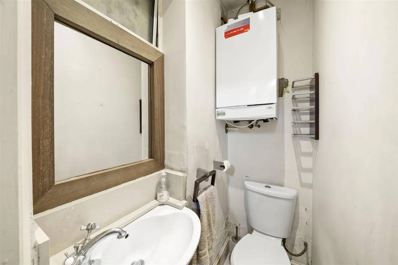 Rushdene Crescent, Northolt, photo 9