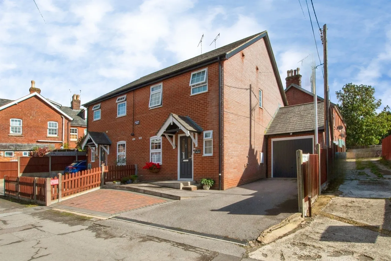 Flower Lane, Amesbury, SP4, photo 3