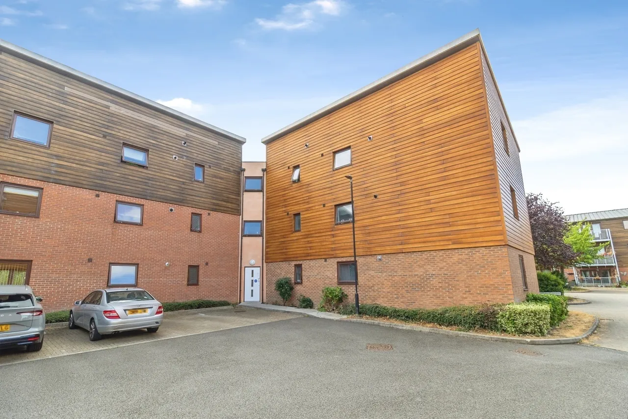 Chasewater Crescent, Broughton, MK10, photo 17