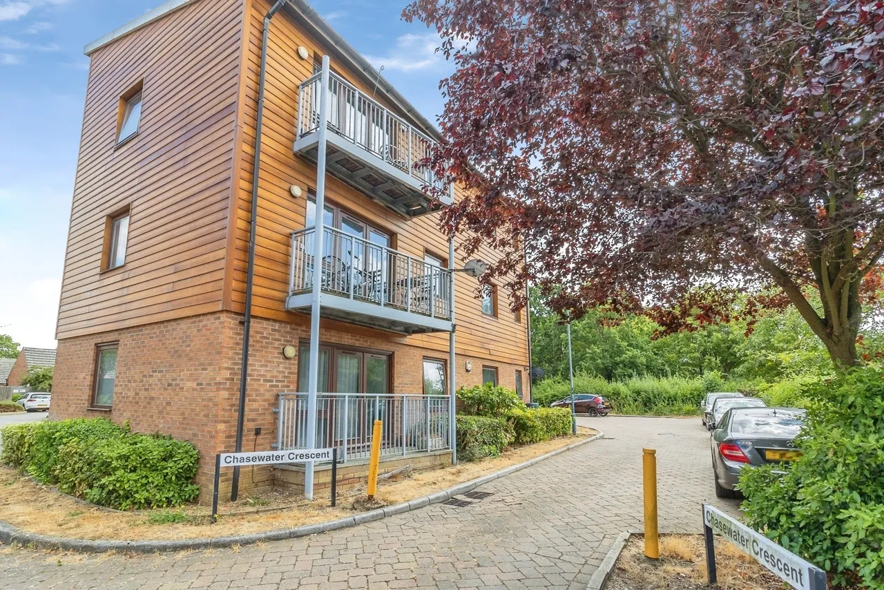 2 bed flat for sale, Chasewater Crescent, Broughton, MK10