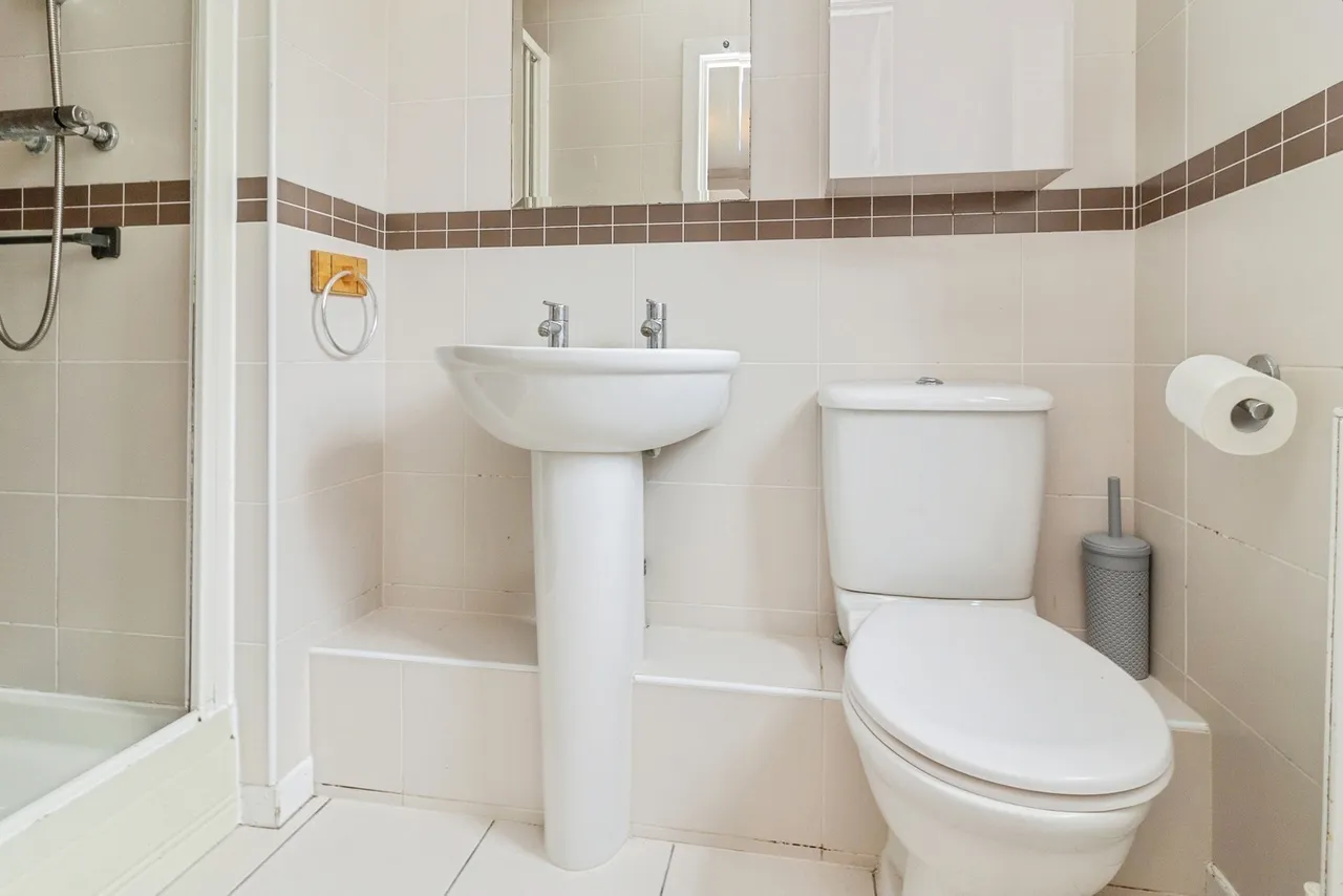 Chasewater Crescent, Broughton, MK10, photo 13