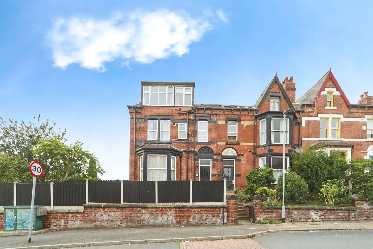 1 bed flat for sale — Roundhay Mount, Leeds