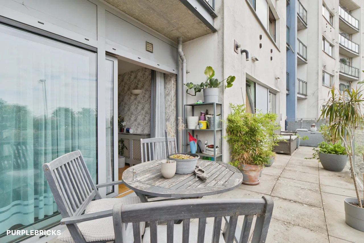 Tideslea Path, Thamesmead, SE28, photo 2