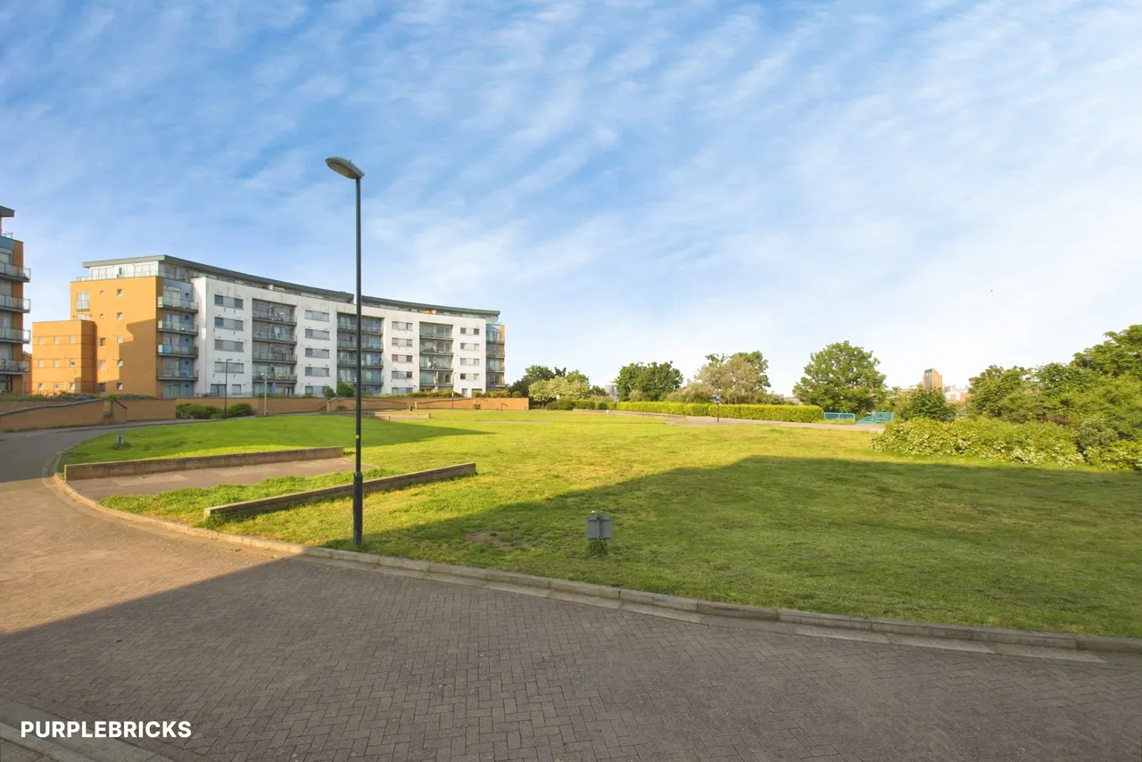 Tideslea Path, Thamesmead, SE28, photo 28