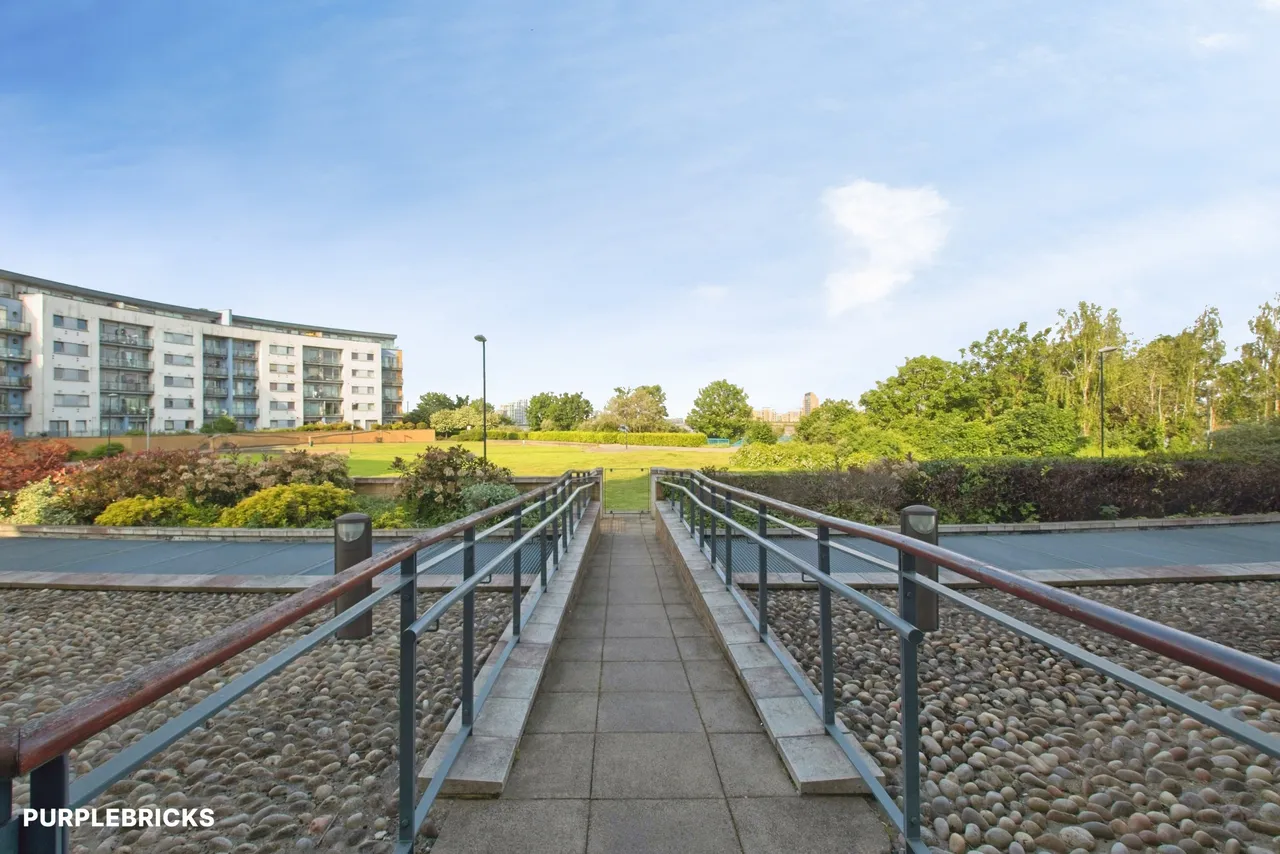 Tideslea Path, Thamesmead, SE28, photo 31