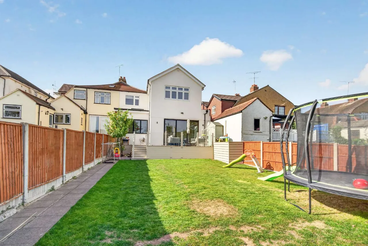 Dukes Avenue, Theydon Bois, CM16, photo 19