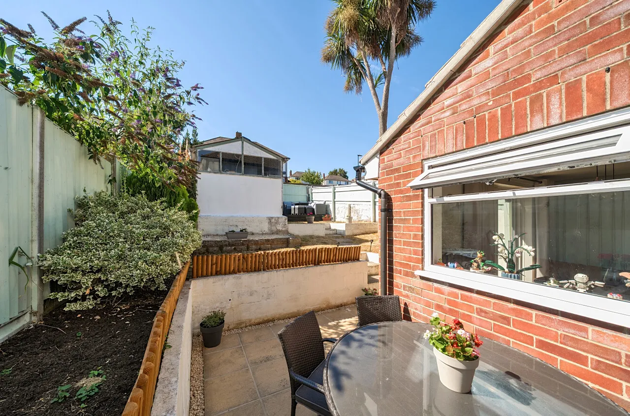 Mousehole Lane, Midanbury, SO18, photo 14