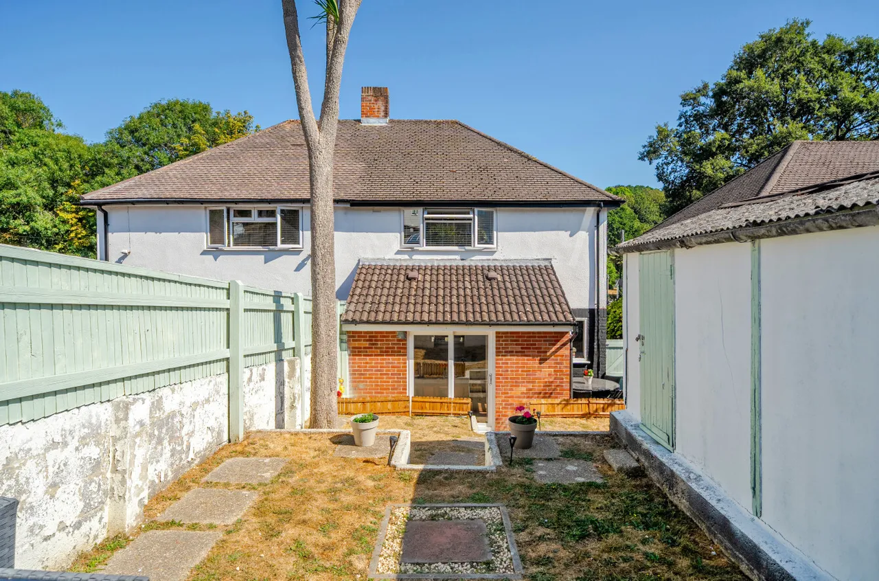 Mousehole Lane, Midanbury, SO18, photo 15