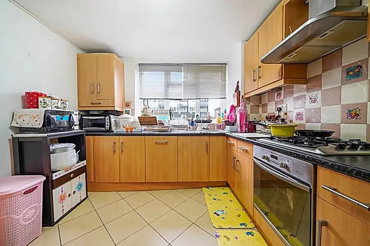 Sheephouse Way, New Malden, photo 8