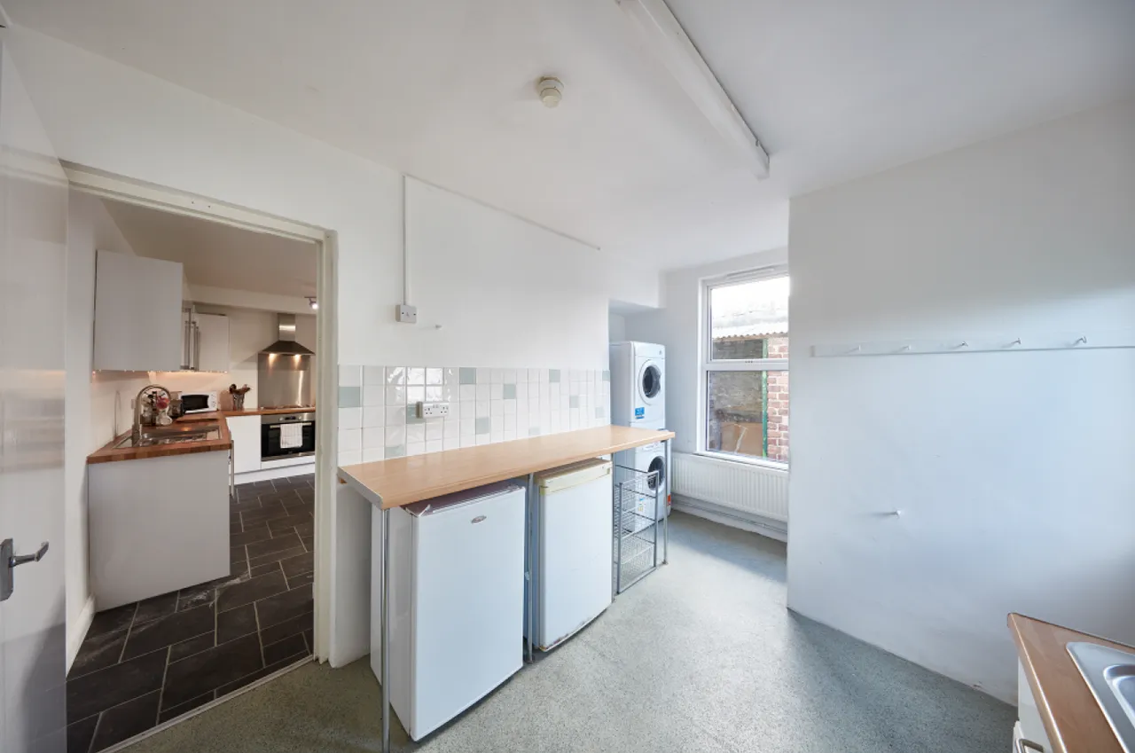 May Terrace, St. Judes, PL4, photo 3