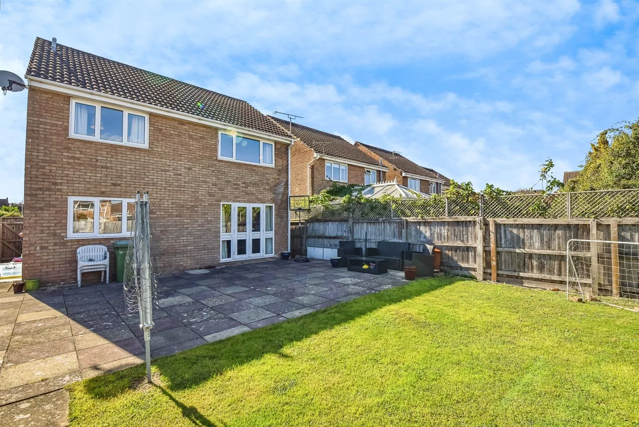 Nightingale Avenue, Frome, BA11, photo 17