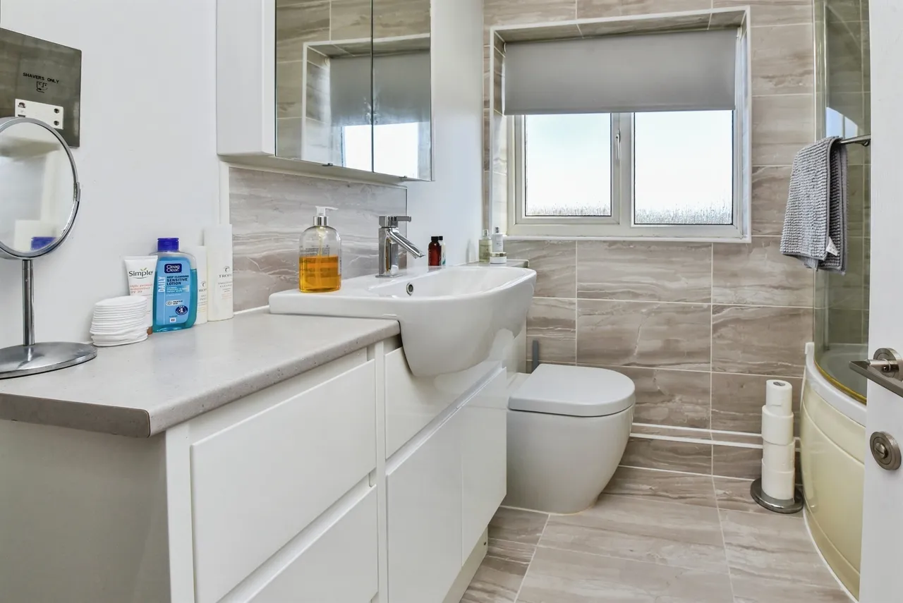 Nightingale Avenue, Frome, BA11, photo 16