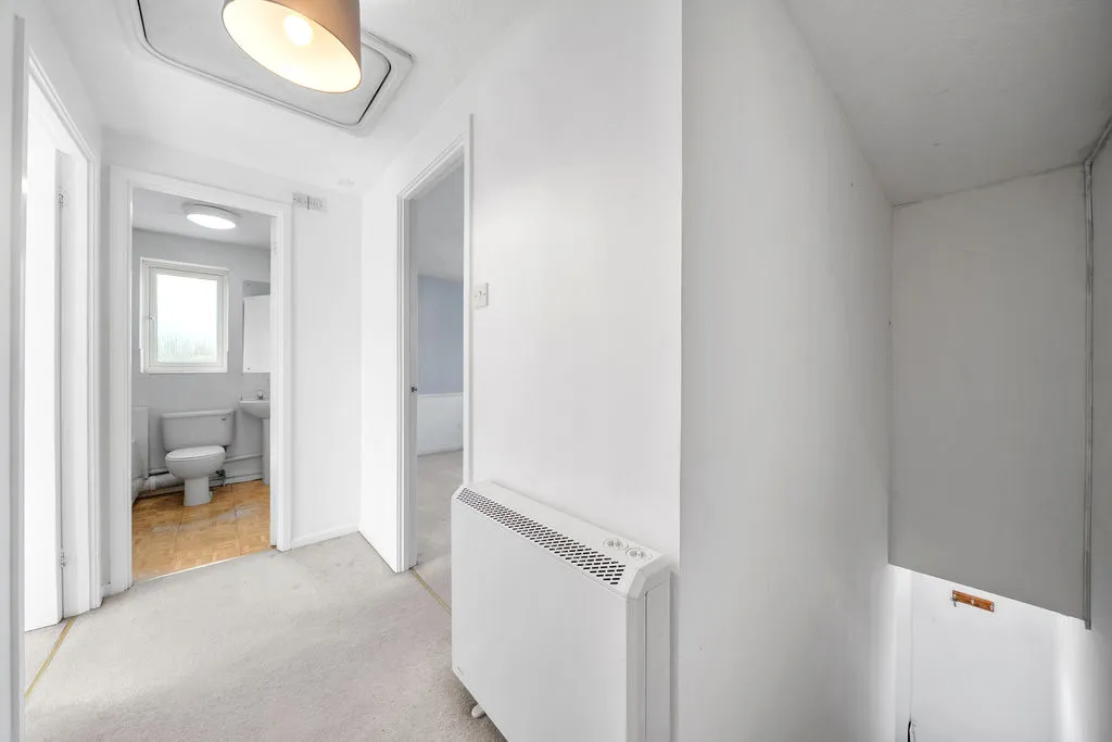 Cambridge Road, West Molesey KT8 2AX, photo 7