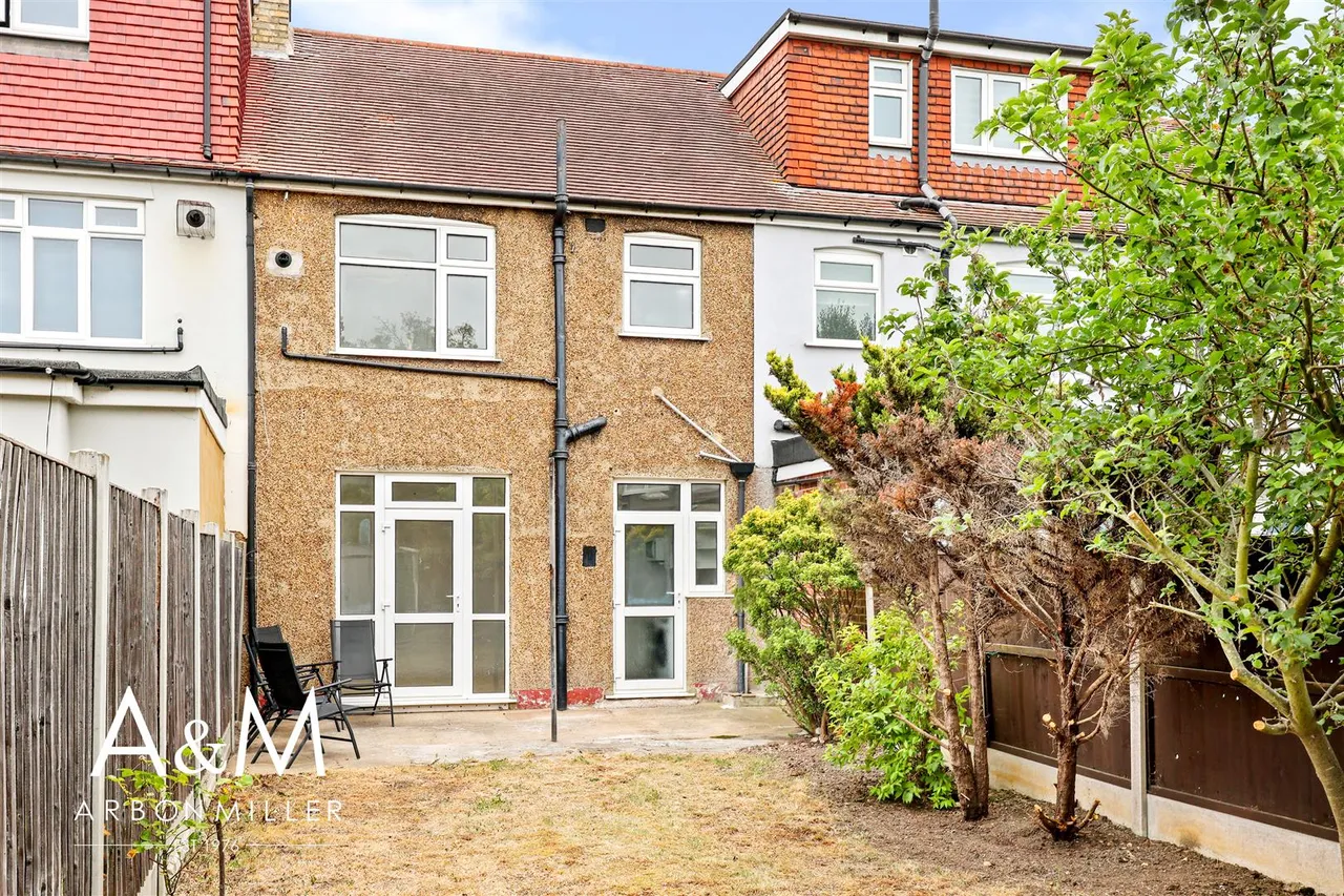 Heybridge Drive, Barkingside, Essex, Ilford, IG61PE, photo 21