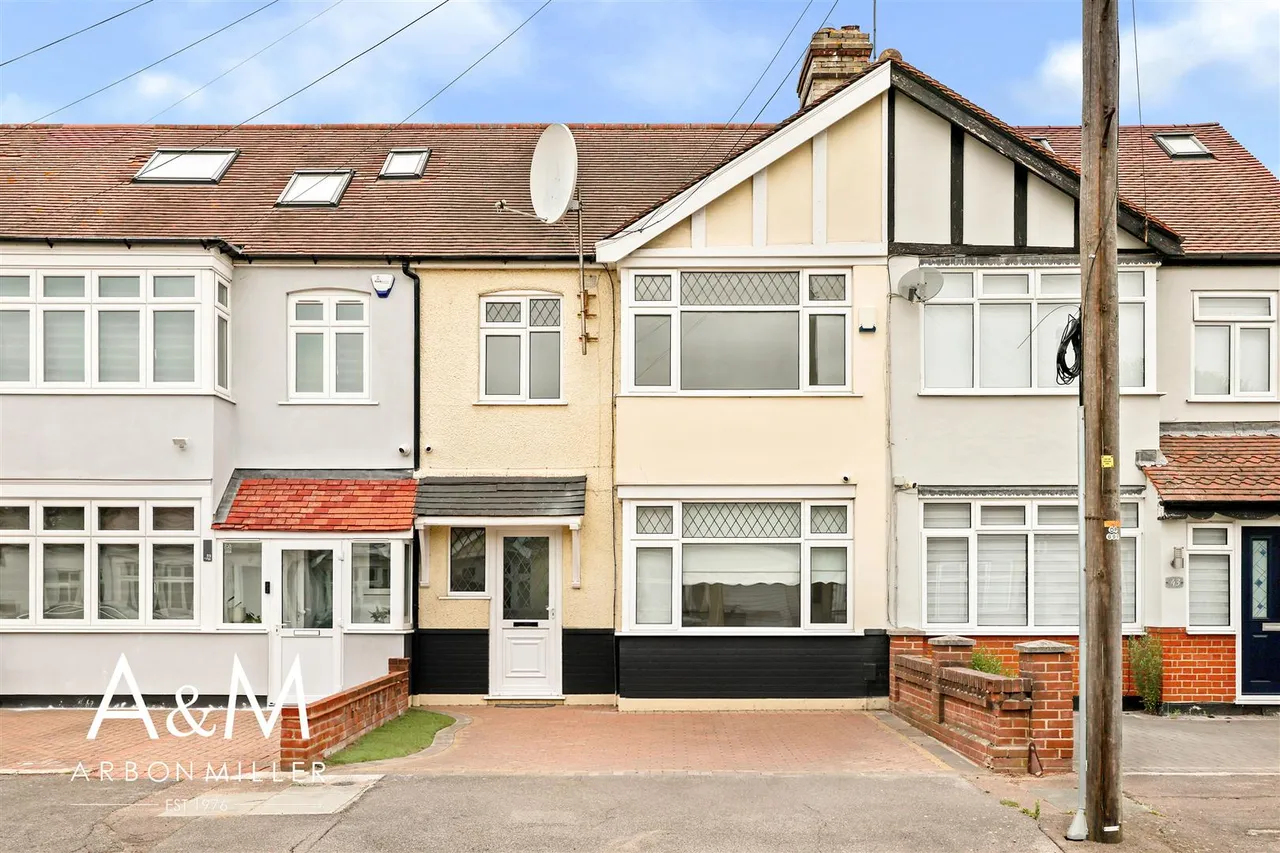 Heybridge Drive, Barkingside, Essex, Ilford, IG61PE, photo 22