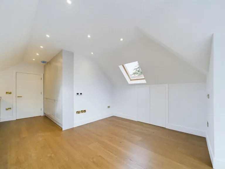 Brondesbury Park, Brondesbury Park, NW6 7AT, photo 12