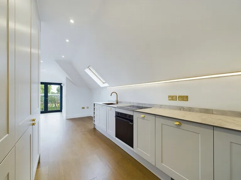Brondesbury Park, Brondesbury Park, NW6 7AT, photo 6