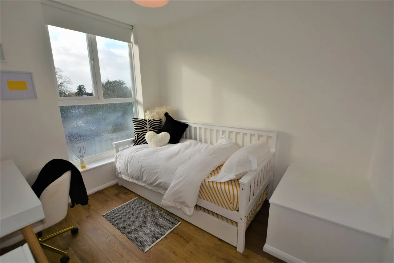 Grove Court, Beaconsfield, HP9, photo 6