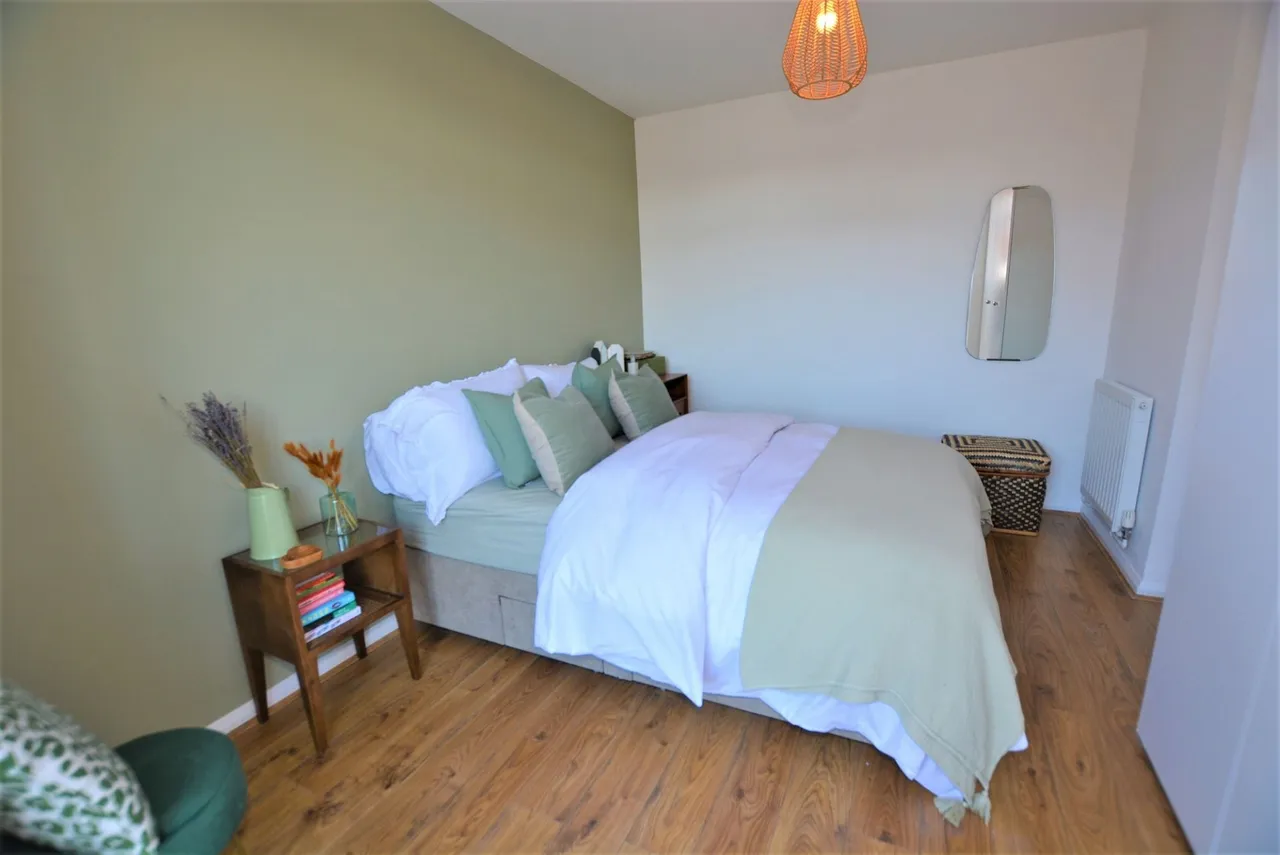 Grove Court, Beaconsfield, HP9, photo 3
