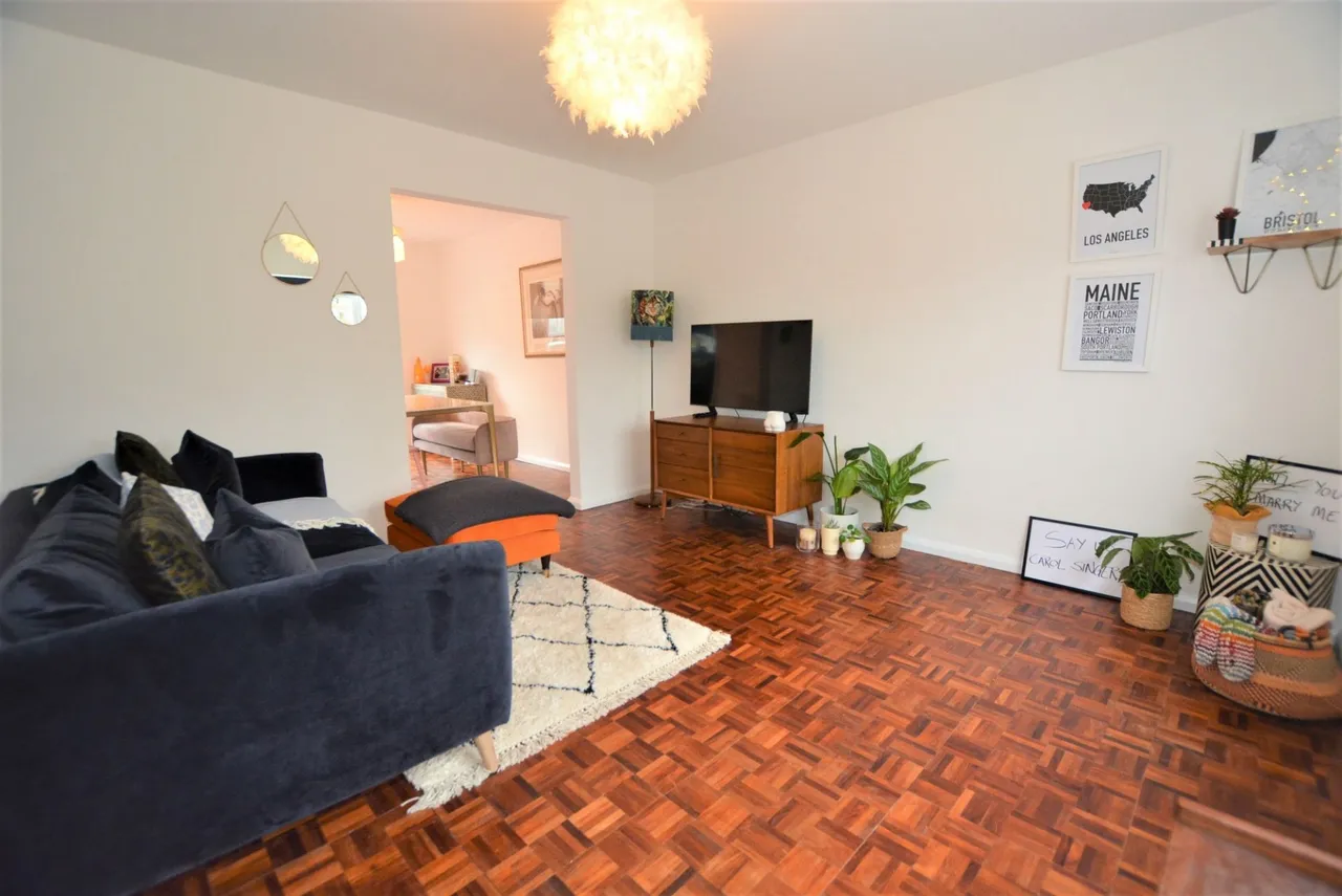Grove Court, Beaconsfield, HP9, photo 2