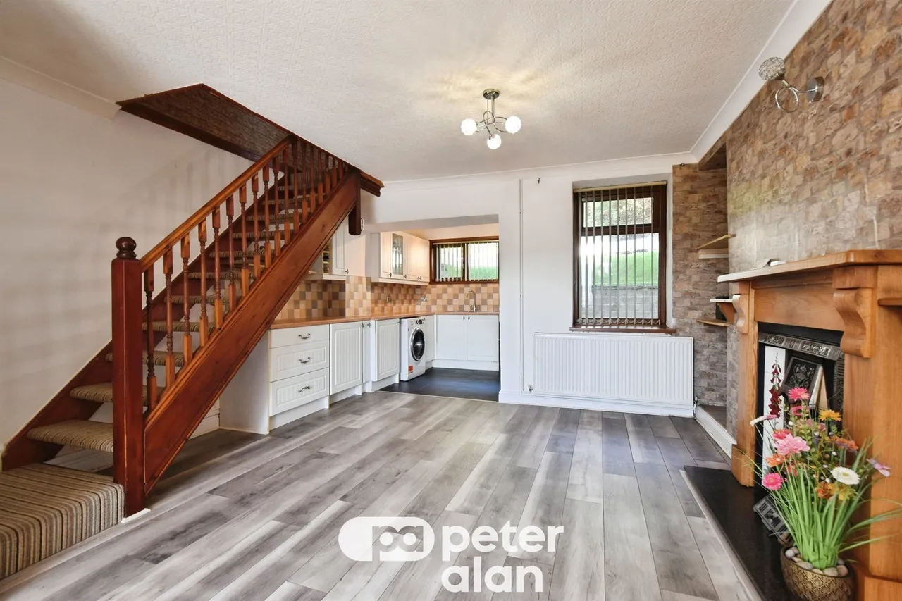 Cleighton Terrace, Neath, SA10, photo 8