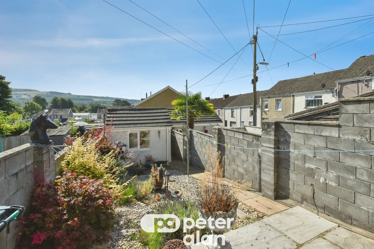 Cleighton Terrace, Neath, SA10, photo 17