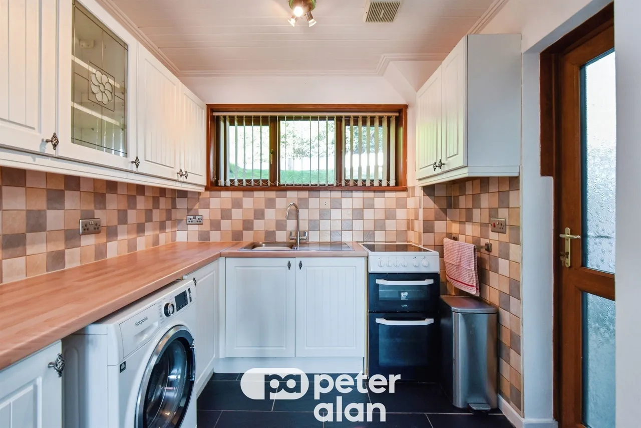 Cleighton Terrace, Neath, SA10, photo 2