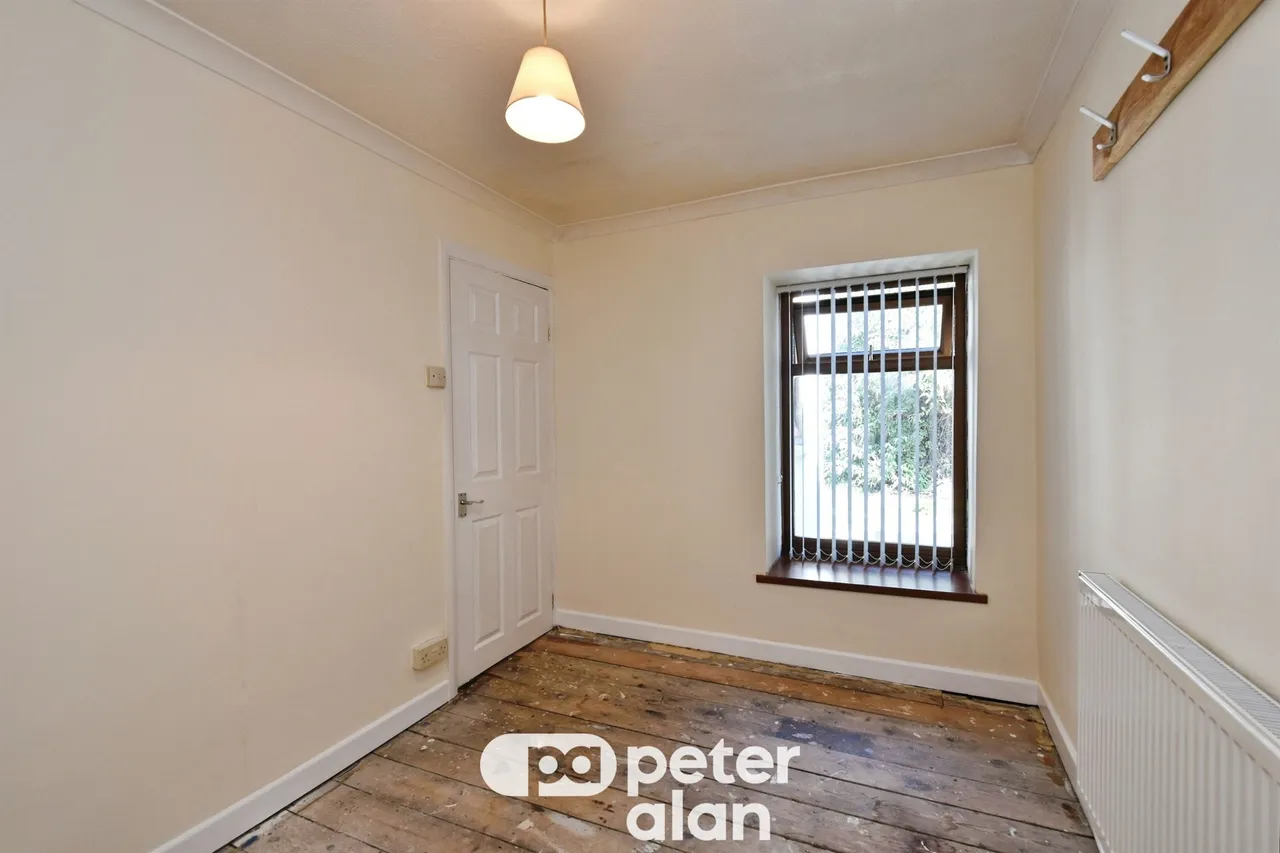 Cleighton Terrace, Neath, SA10, photo 16