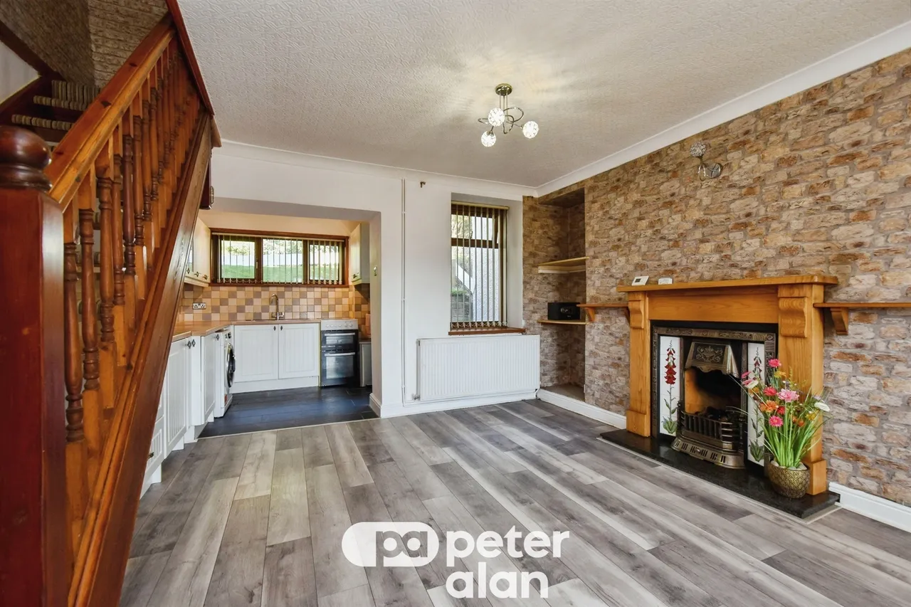 Cleighton Terrace, Neath, SA10, photo 7