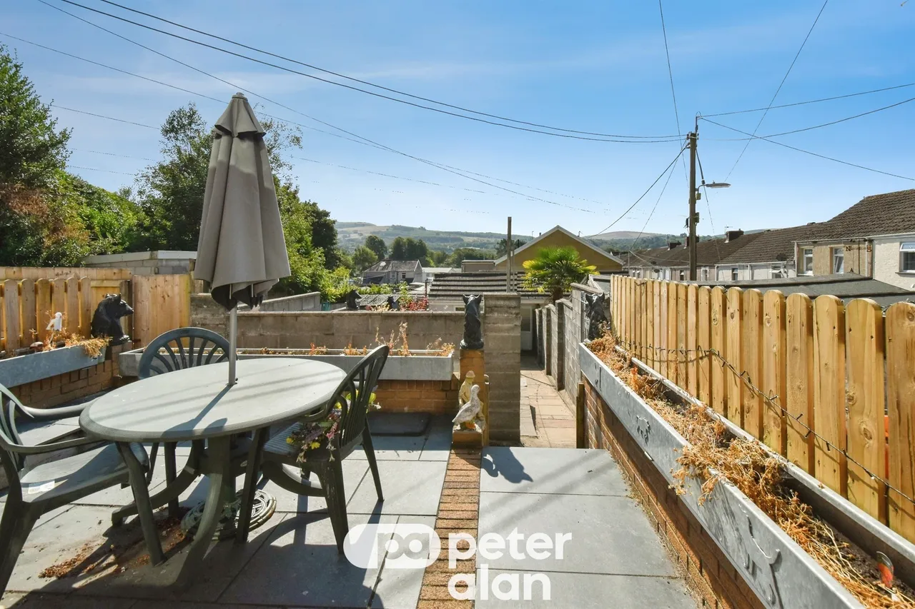 Cleighton Terrace, Neath, SA10, photo 6