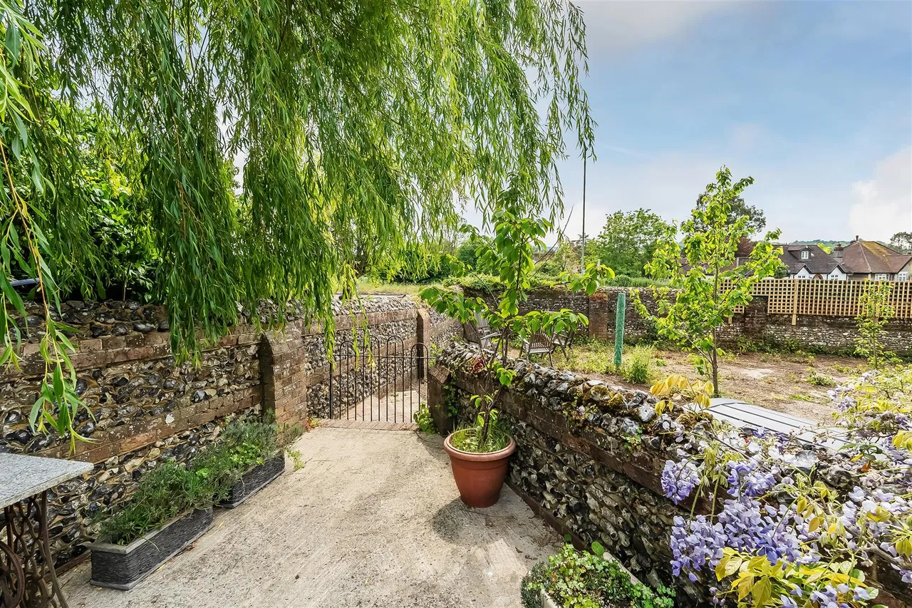 Chalkpit Lane, Betchworth, RH3, photo 15