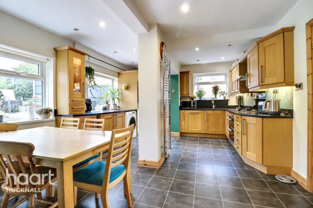 Spring Street, Nottingham, NG15, photo 2
