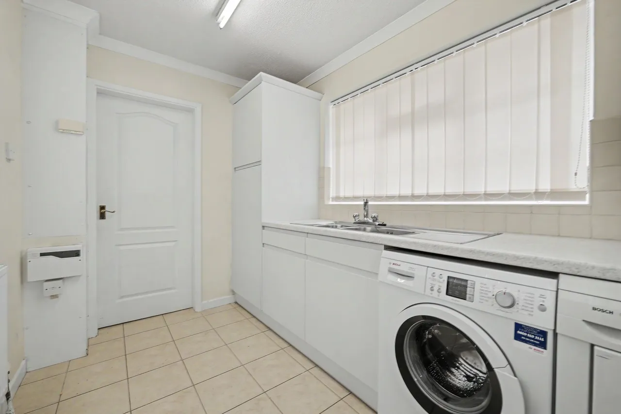 The Yews, Oadby, LE2, photo 12