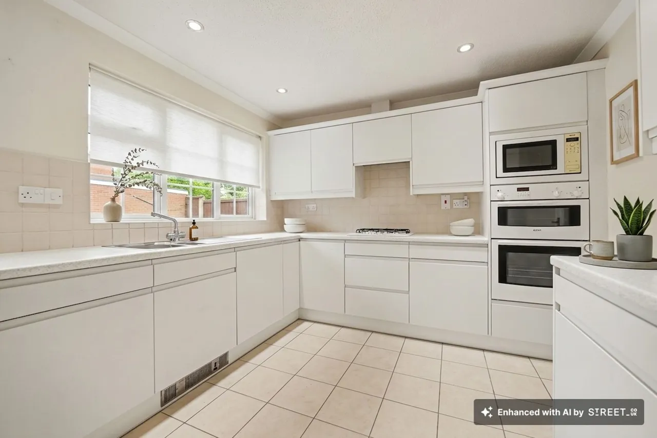 The Yews, Oadby, LE2, photo 5