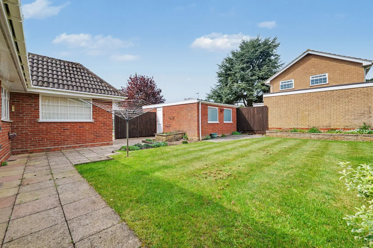 The Yews, Oadby, LE2, photo 25