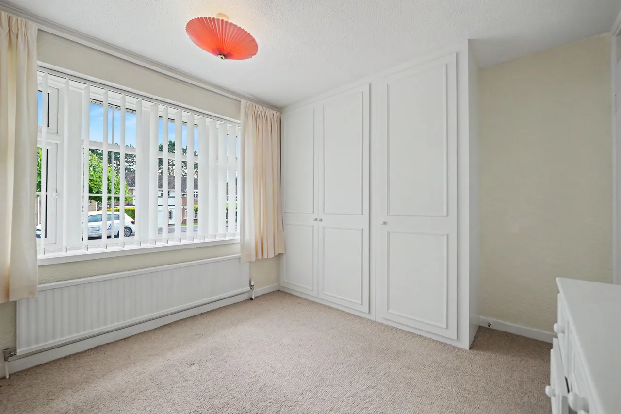 The Yews, Oadby, LE2, photo 20
