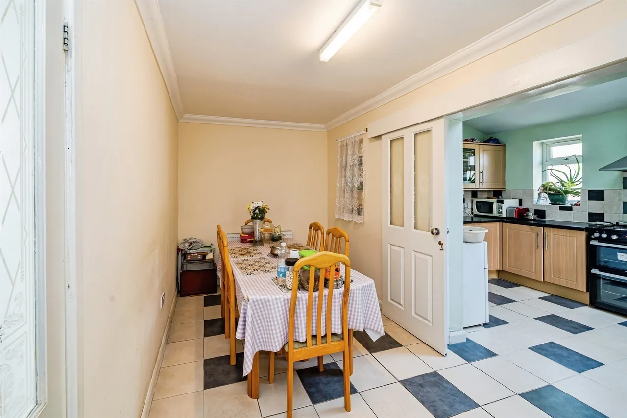 Beechwood Road, SLOUGH, photo 3