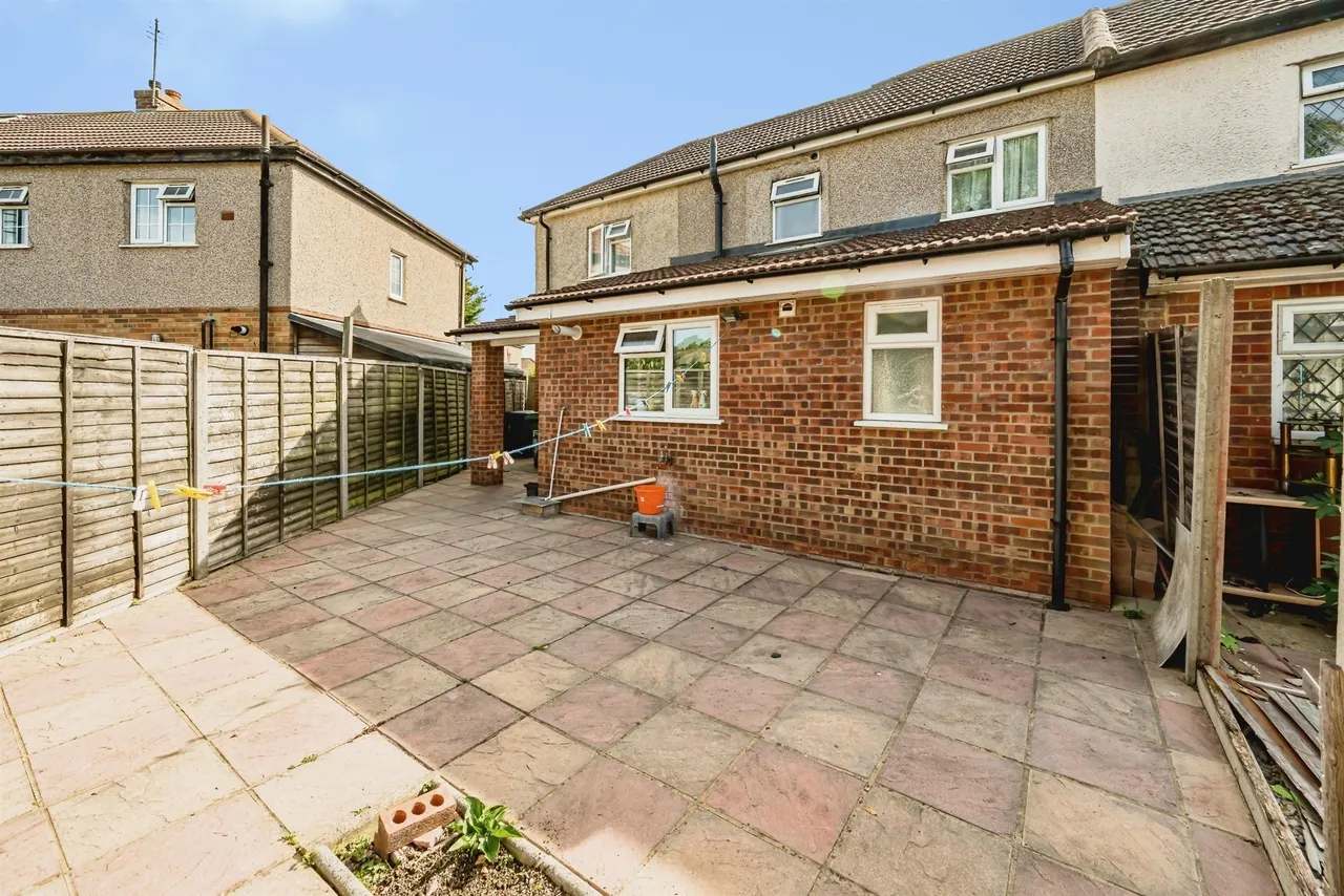 Beechwood Road, SLOUGH, photo 9