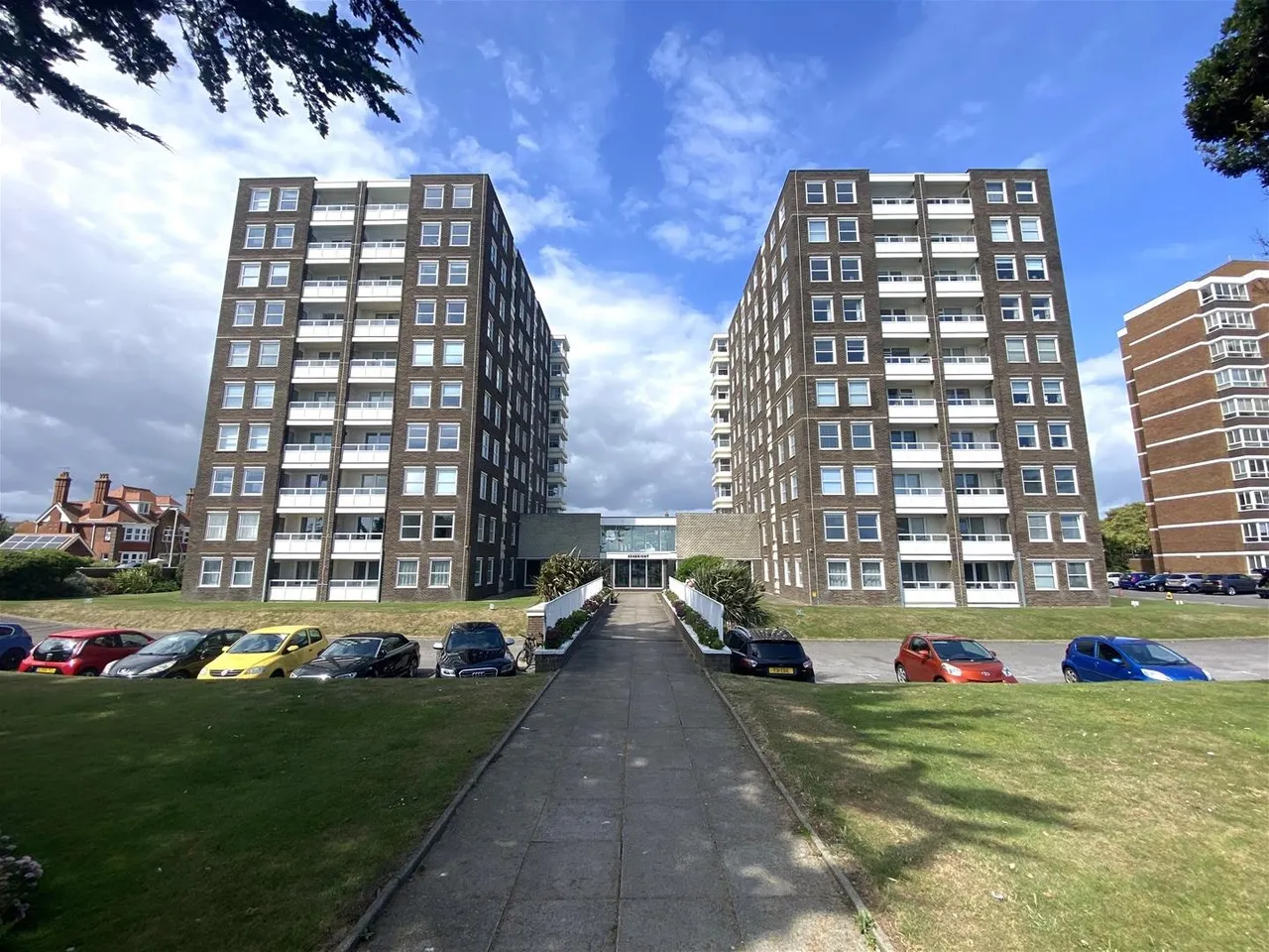2 bed flat for sale — West Parade, Worthing