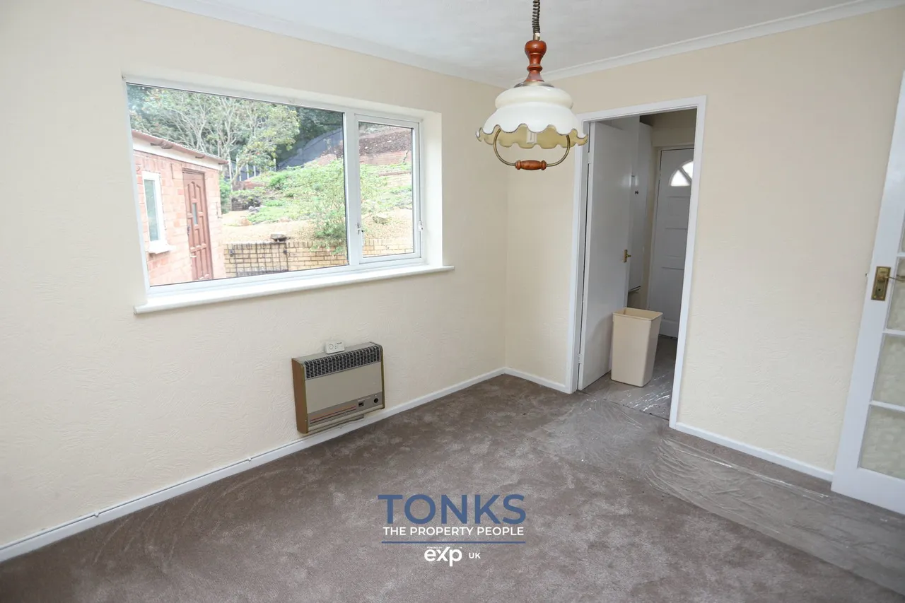 Oldfield Road, Bilston, WV14, photo 8