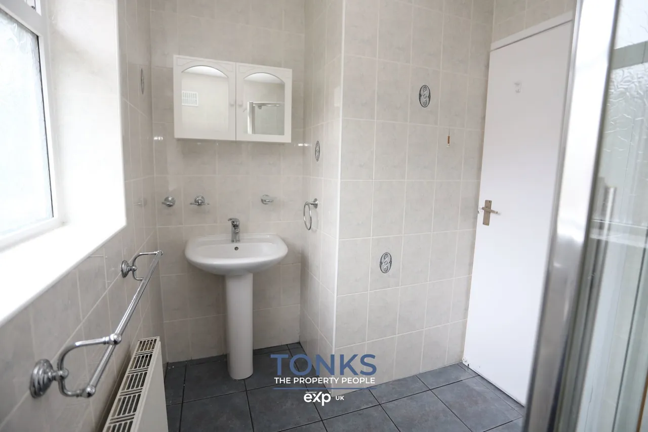 Oldfield Road, Bilston, WV14, photo 18