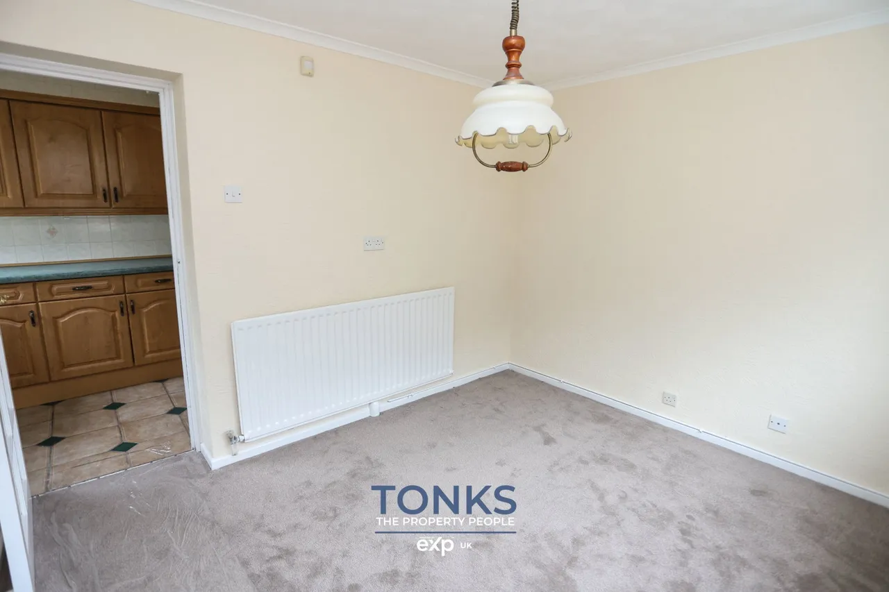 Oldfield Road, Bilston, WV14, photo 9
