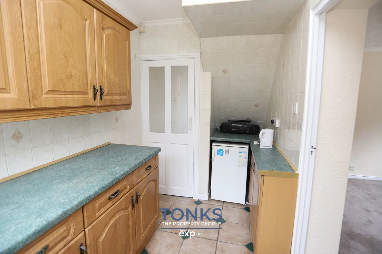 Oldfield Road, Bilston, WV14, photo 7