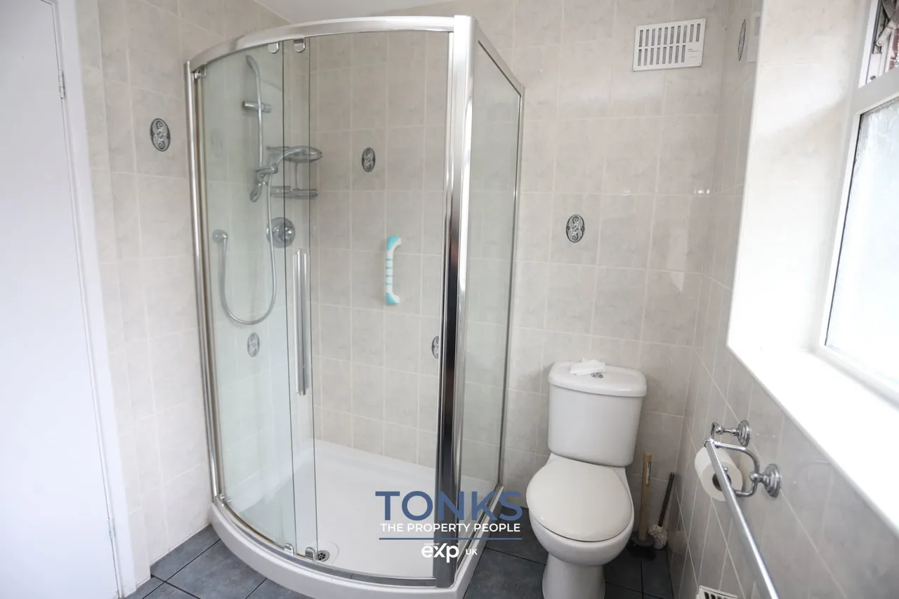 Oldfield Road, Bilston, WV14, photo 19