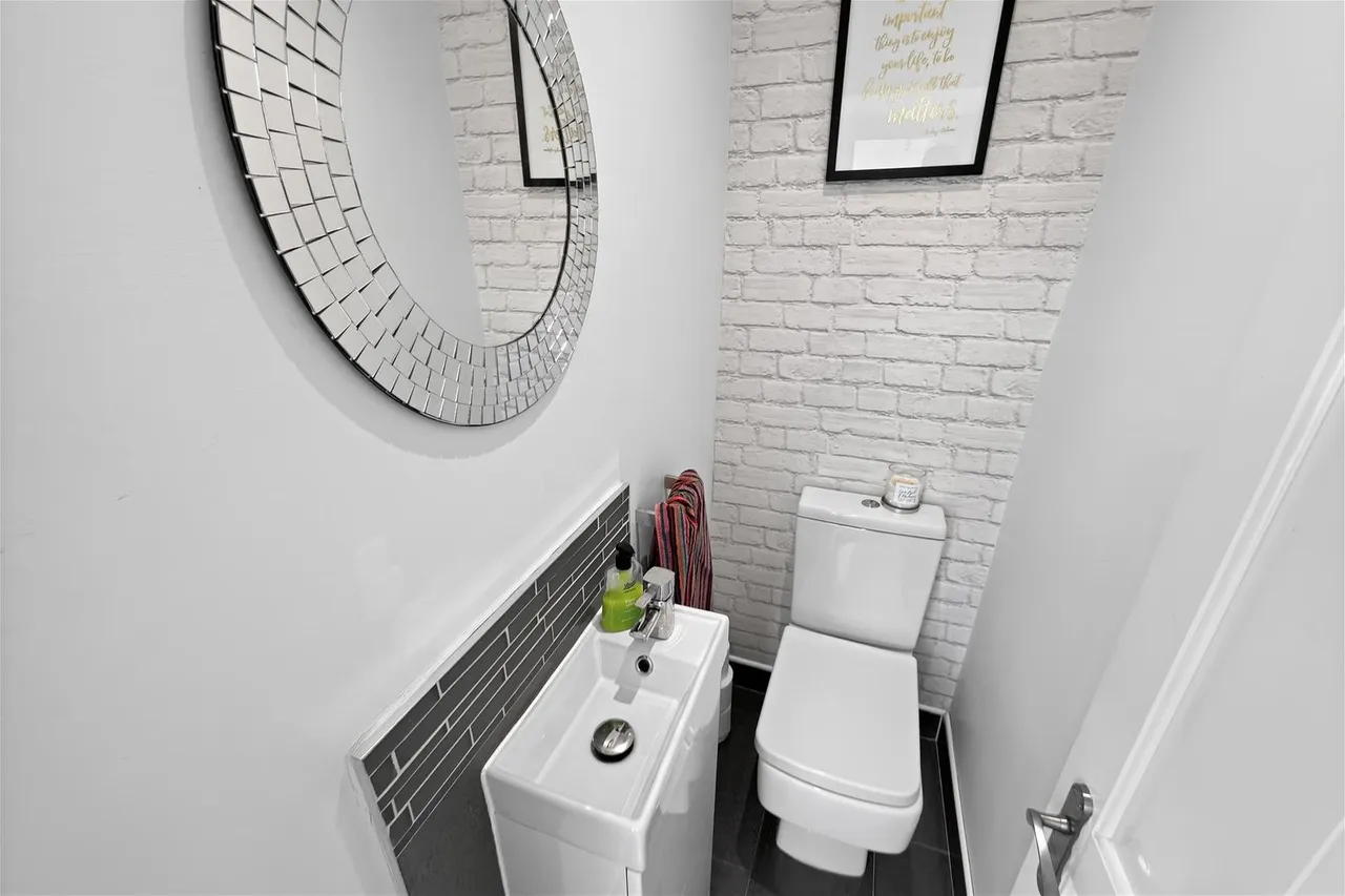 Heyes Lane, Timperley, Cheshire WA15 6EH, photo 9