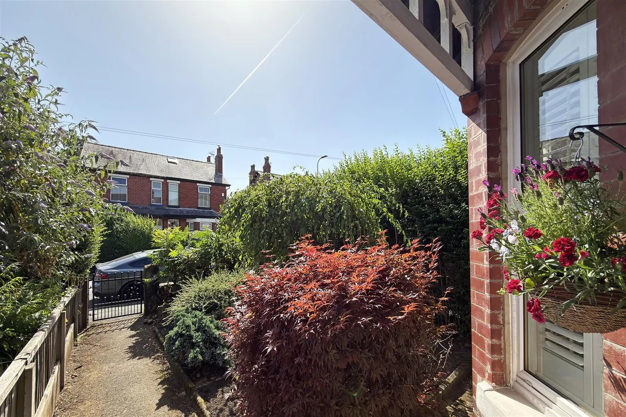 Heyes Lane, Timperley, Cheshire WA15 6EH, photo 31