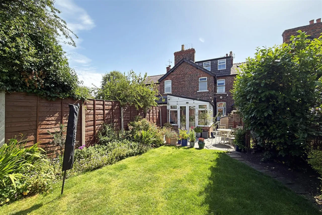 Heyes Lane, Timperley, Cheshire WA15 6EH, photo 29