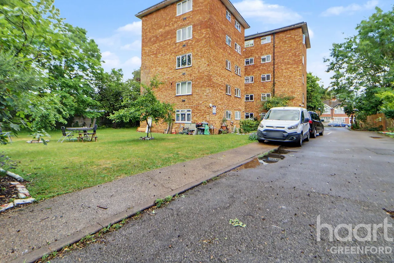 Oldfield Lane South, Greenford, UB6, photo 2