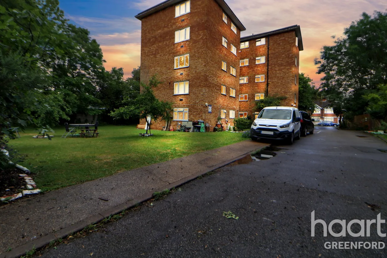 2 bed flat for sale, Oldfield Lane South, Greenford, UB6